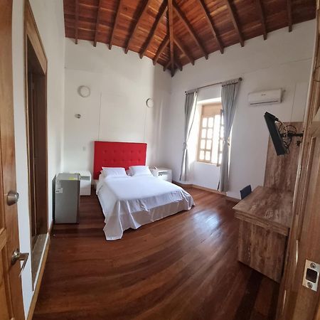 Hotel Cattaleya City カリ エクステリア 写真