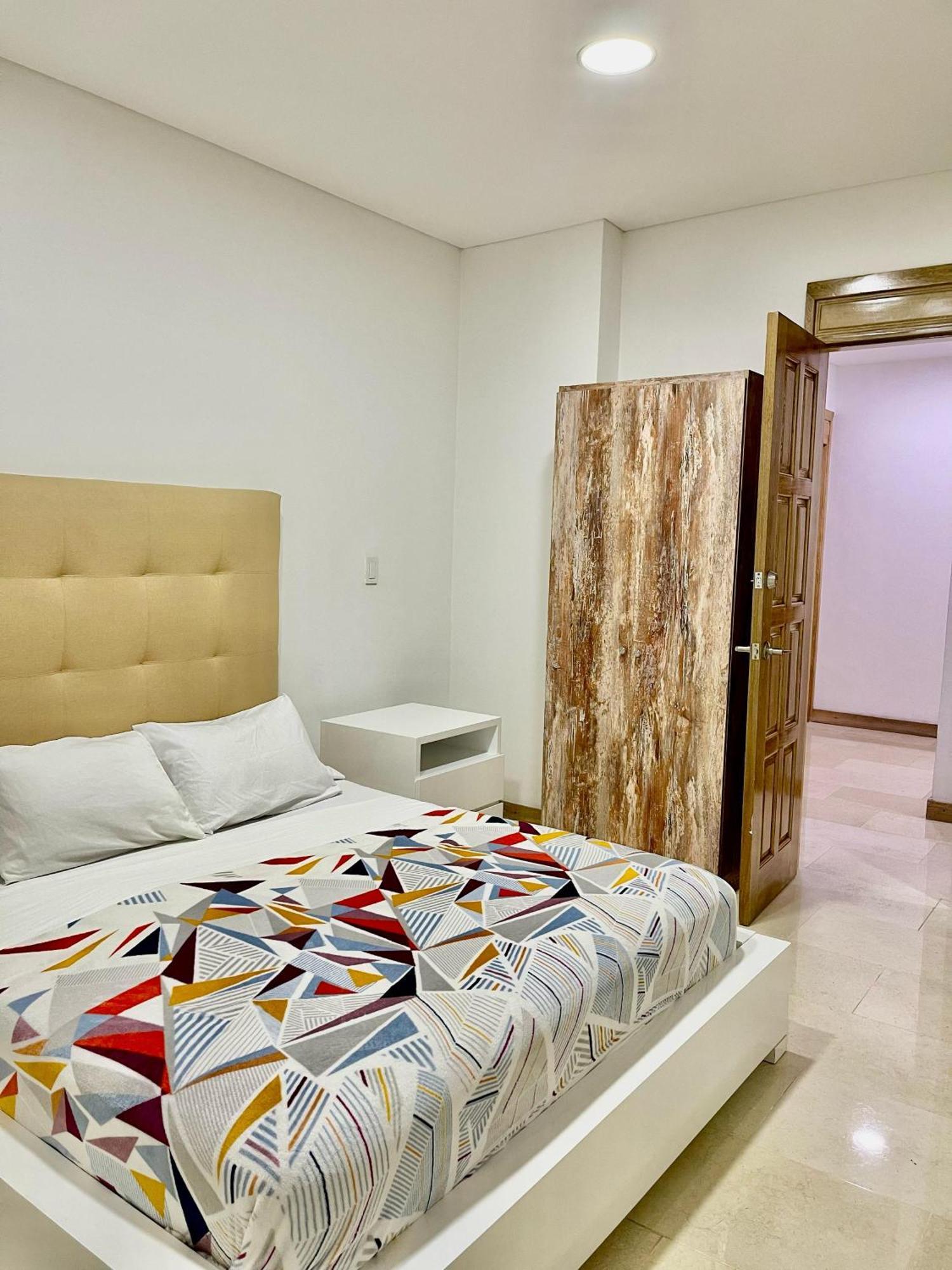 Hotel Cattaleya City カリ エクステリア 写真