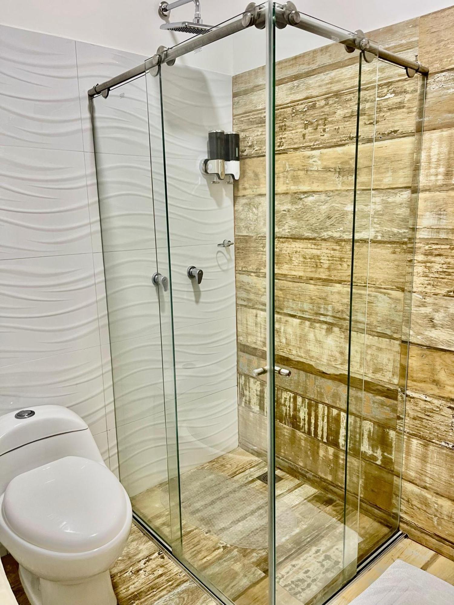 Hotel Cattaleya City カリ エクステリア 写真