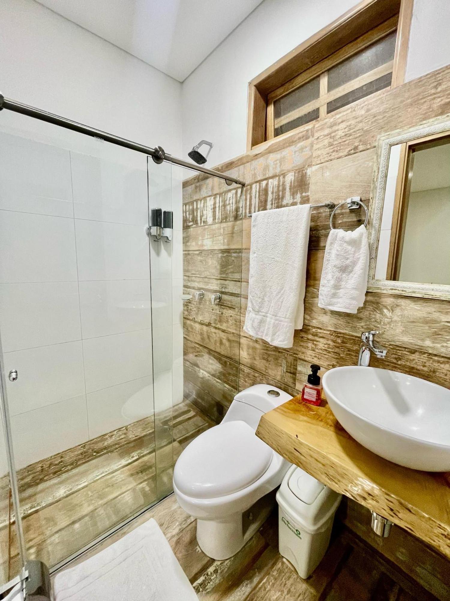 Hotel Cattaleya City カリ エクステリア 写真