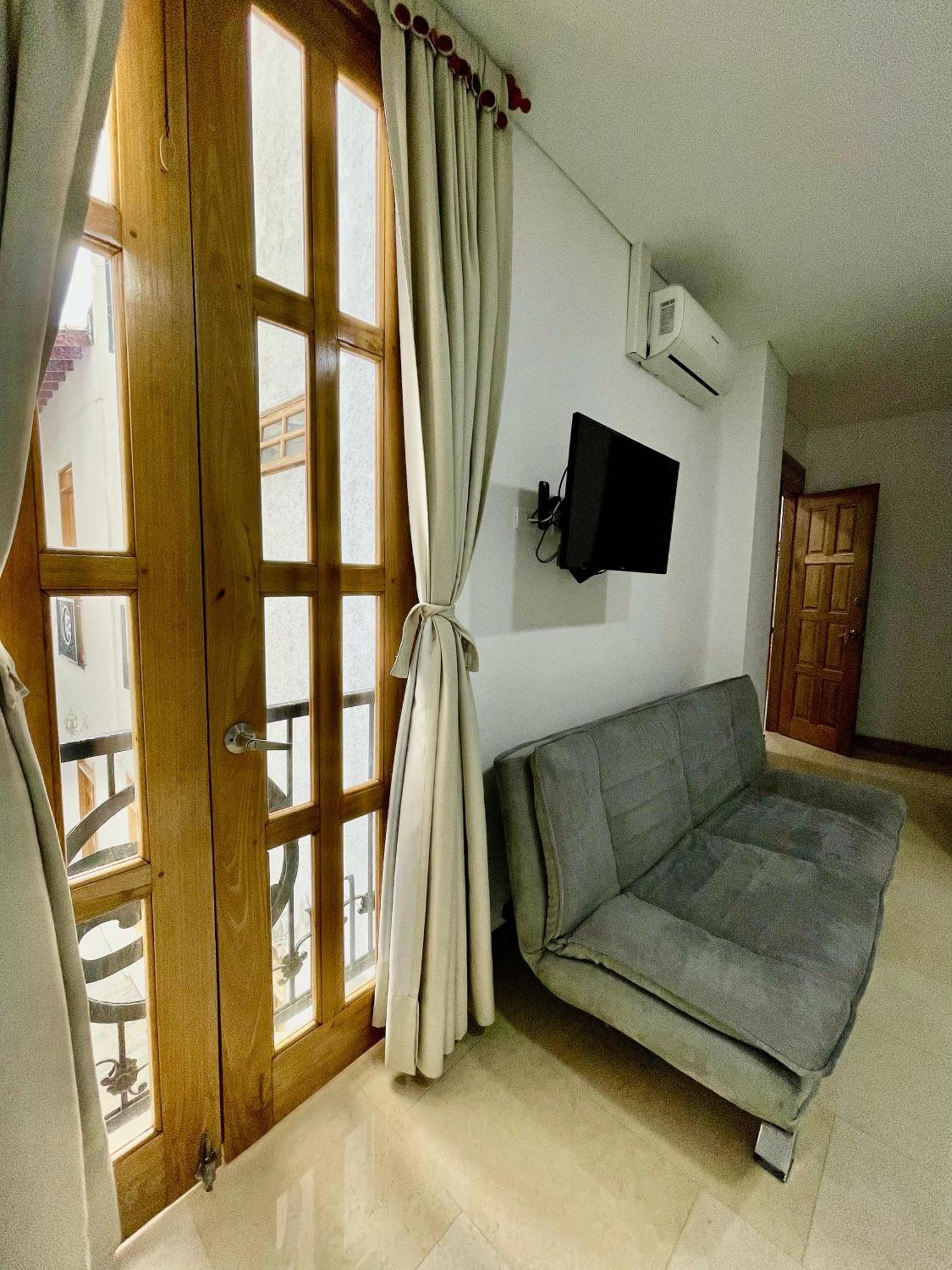 Hotel Cattaleya City カリ エクステリア 写真