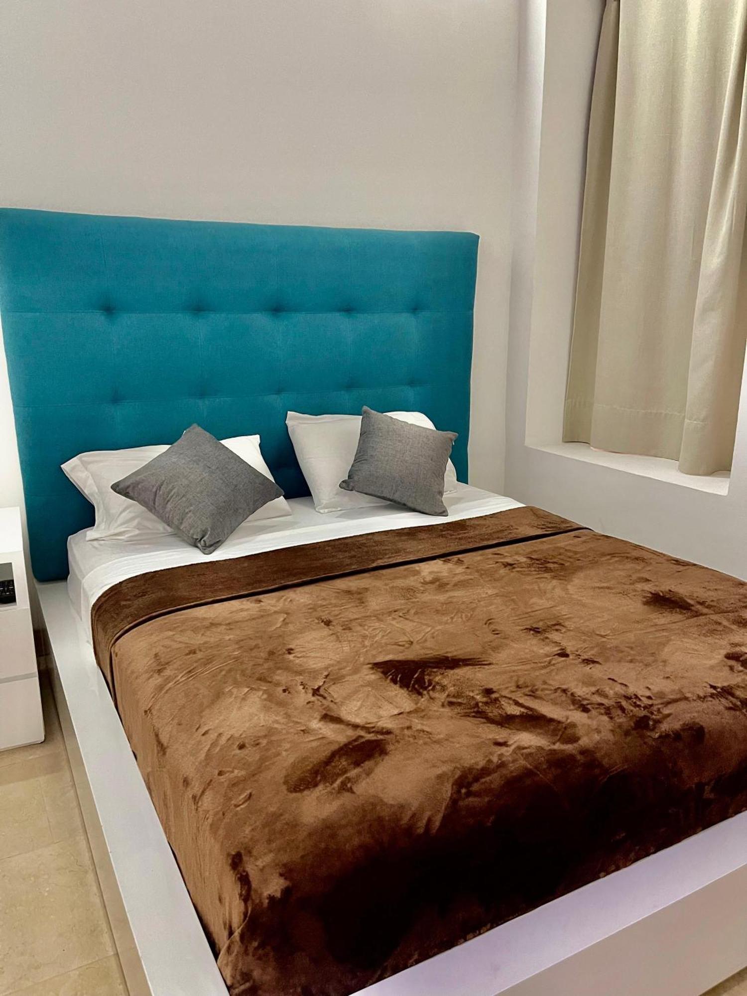 Hotel Cattaleya City カリ エクステリア 写真
