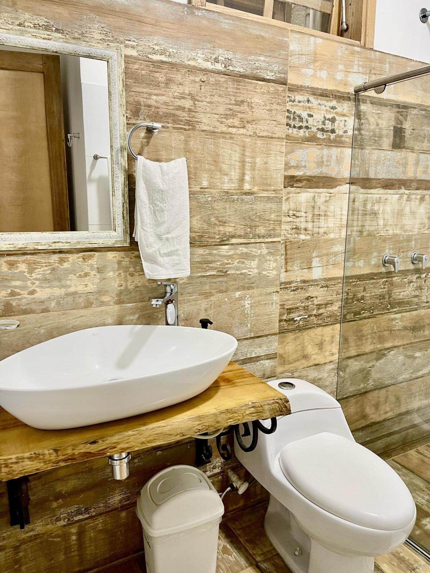 Hotel Cattaleya City カリ エクステリア 写真