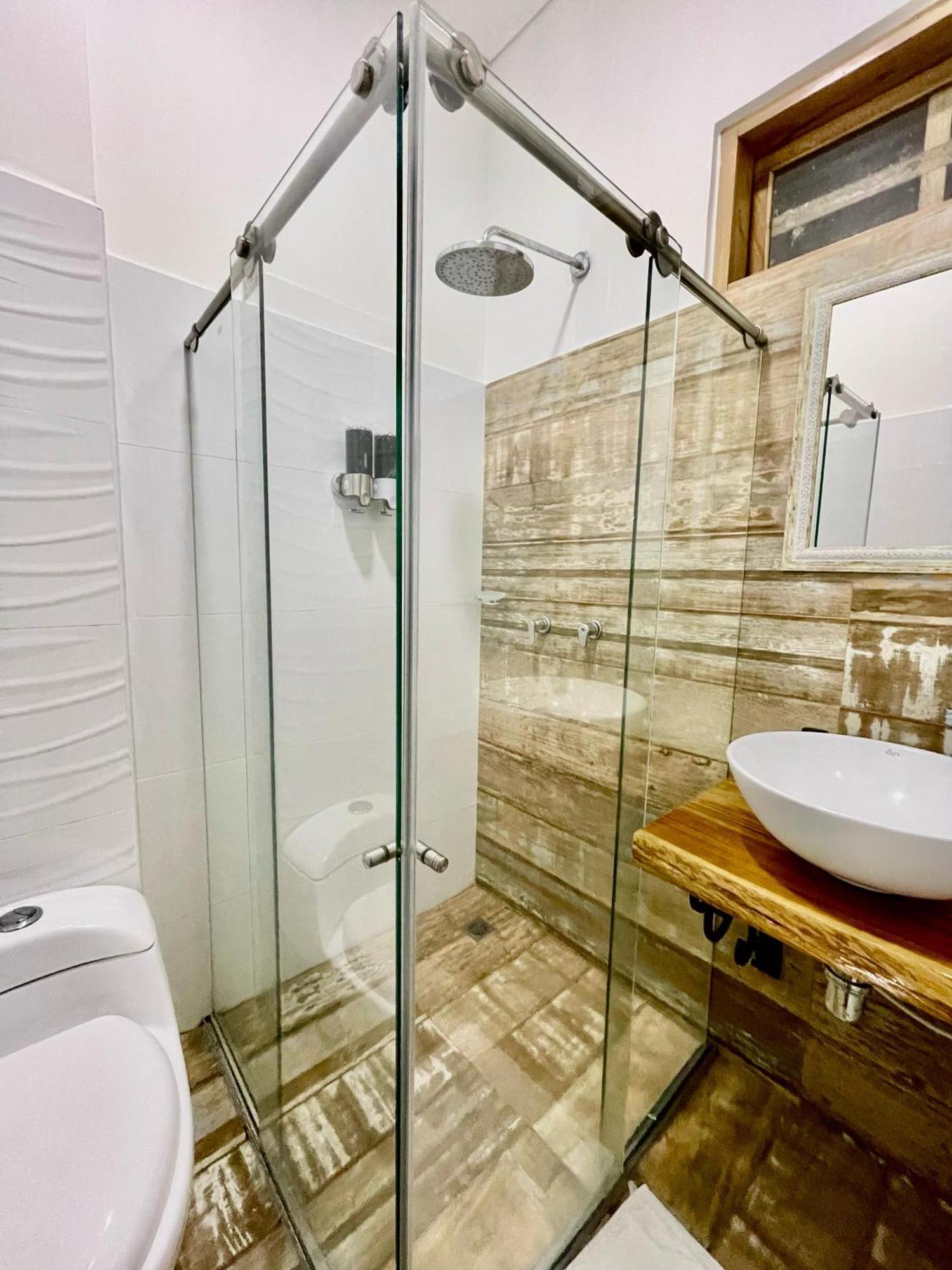 Hotel Cattaleya City カリ エクステリア 写真