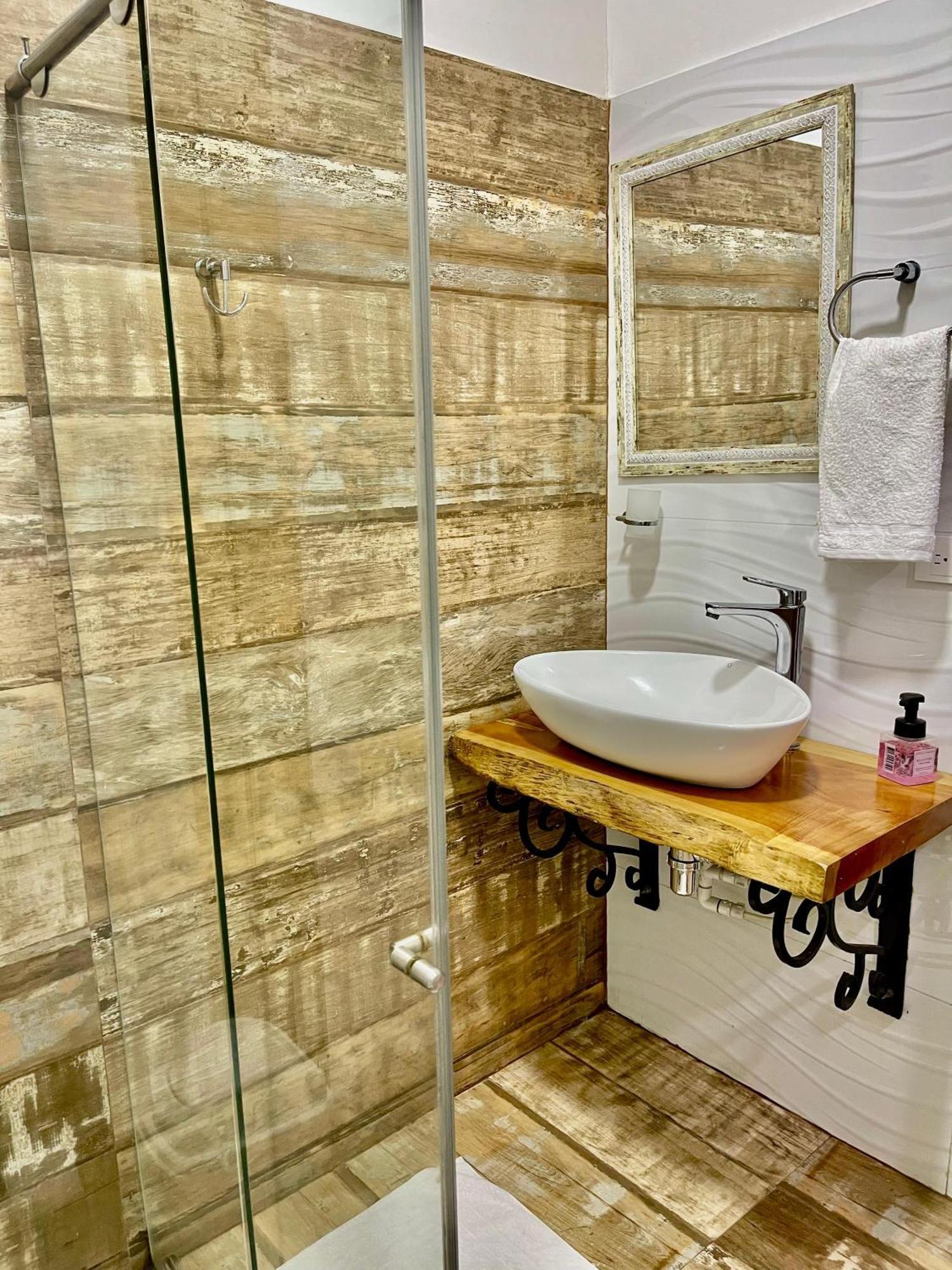 Hotel Cattaleya City カリ エクステリア 写真