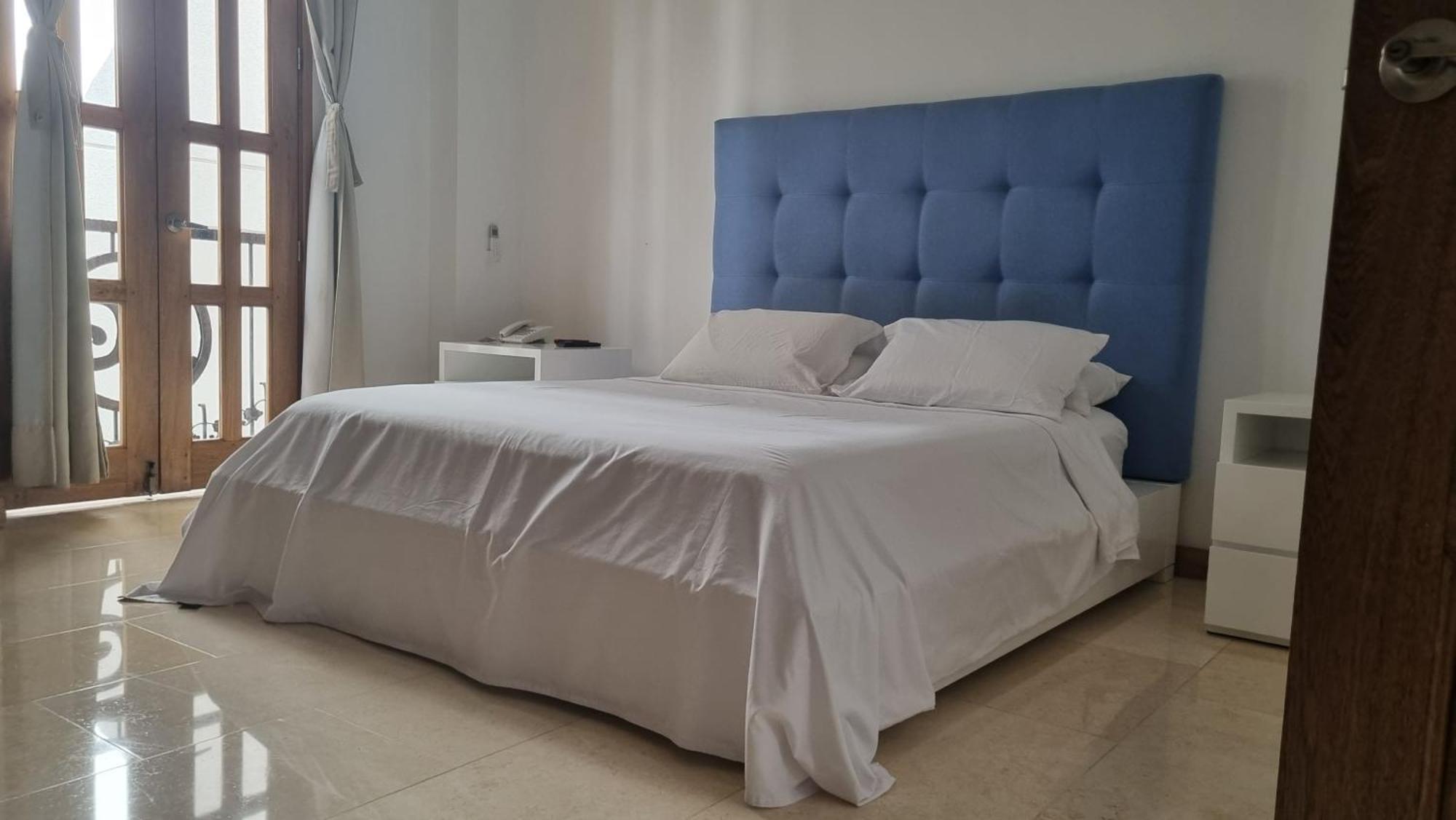 Hotel Cattaleya City カリ エクステリア 写真